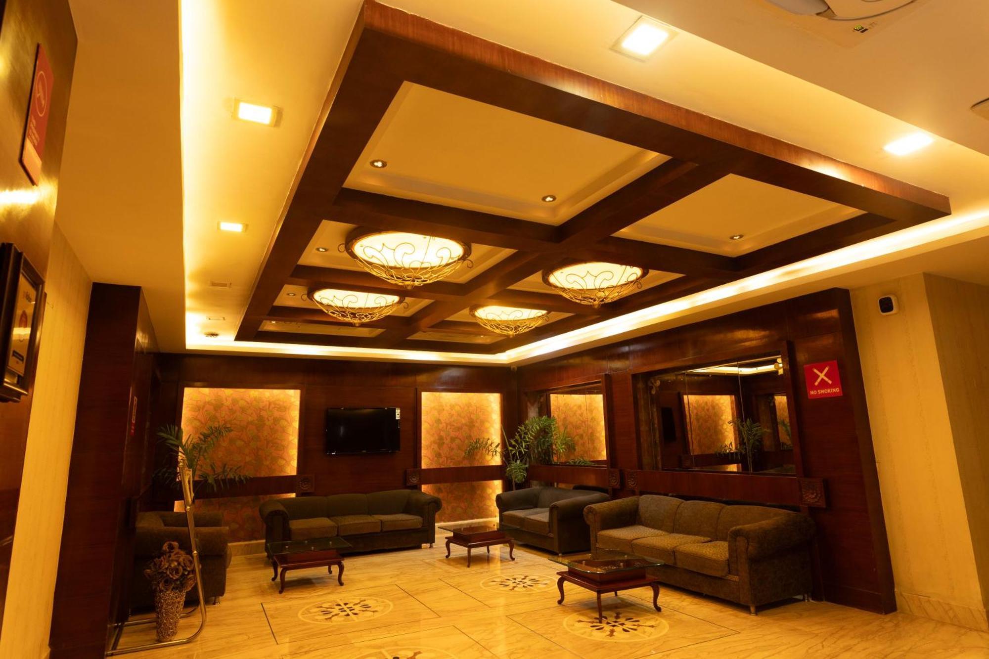 New Broadway Hotel