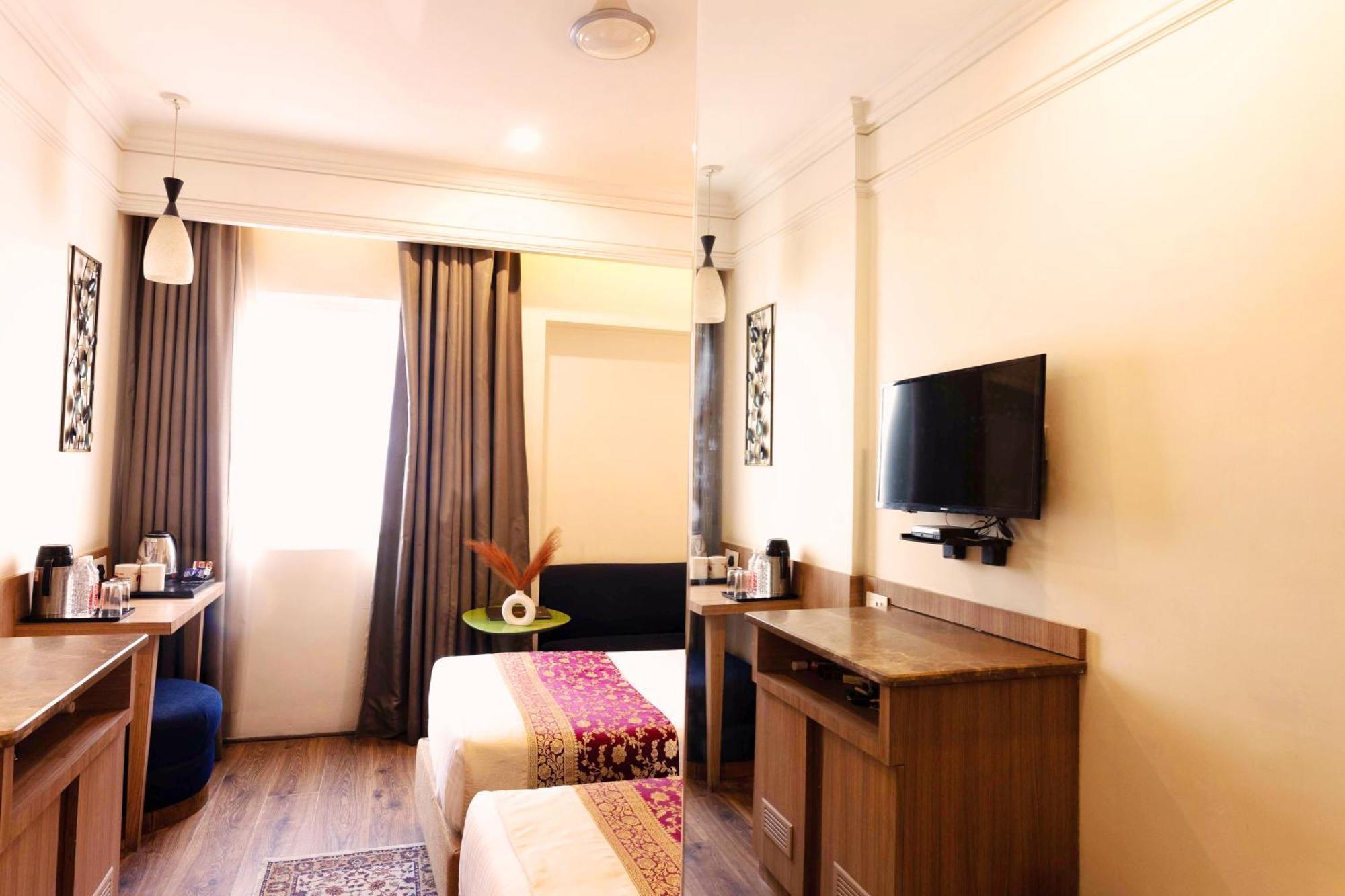 New Broadway Hotel 3*